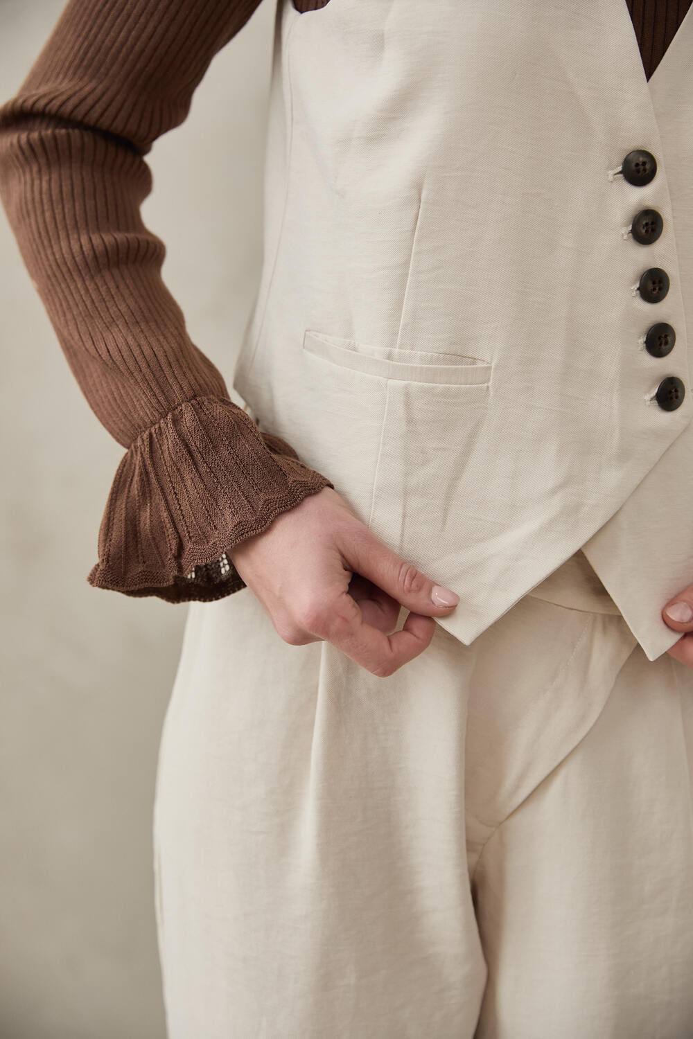 Vest Amaya by Alma Bianca