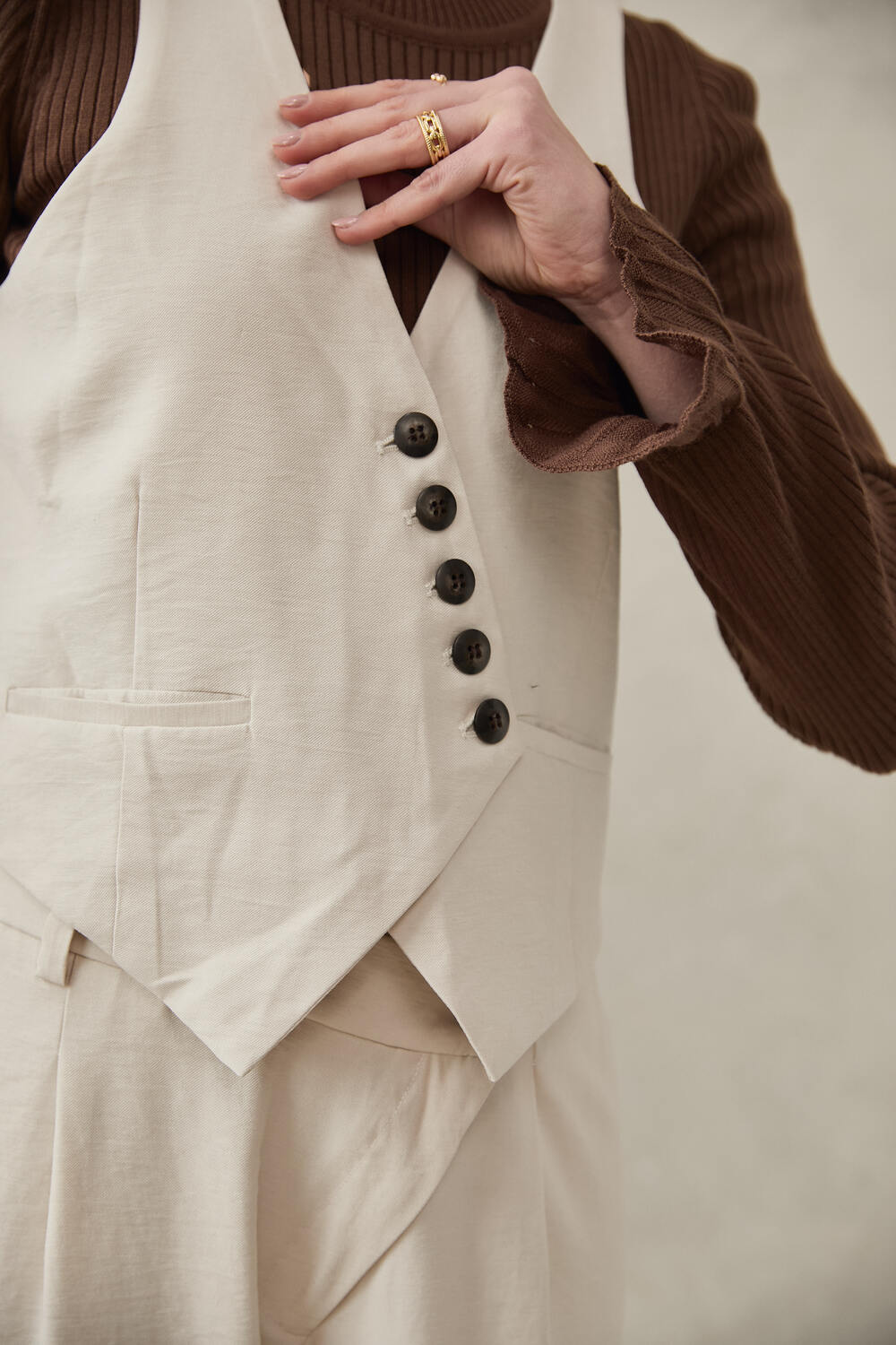 Vest Amaya by Alma Bianca