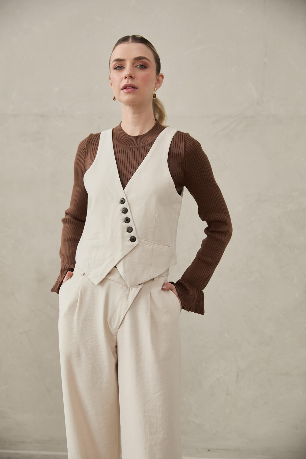 Vest Amaya by Alma Bianca