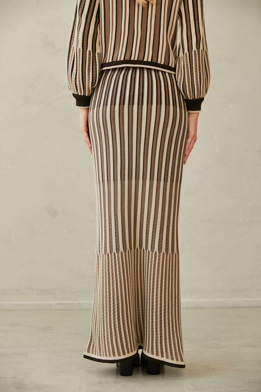 Knitted Long Skirt Elene by Alma Bianca